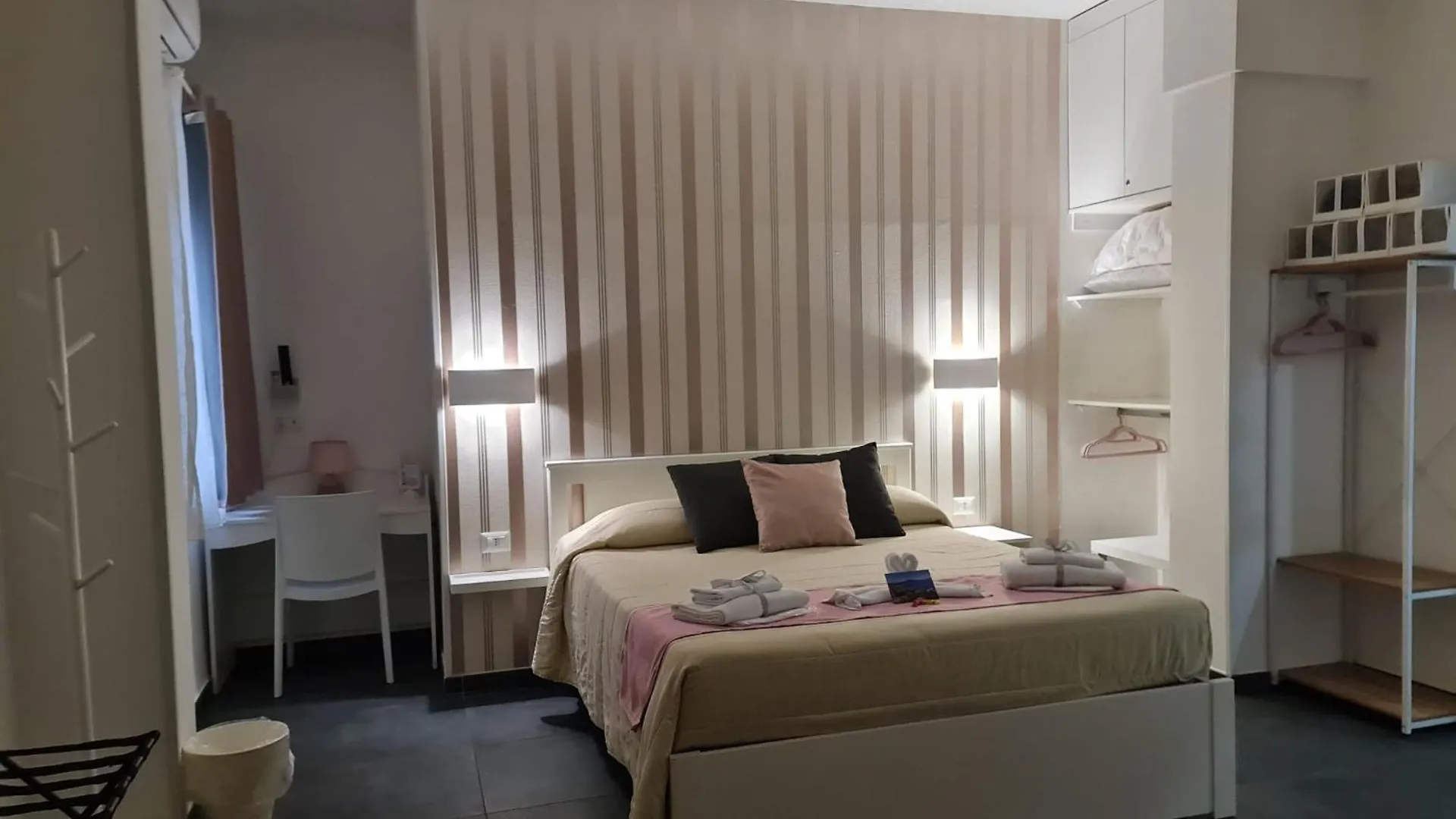 Gaisa Naples - Bed And Breakfast