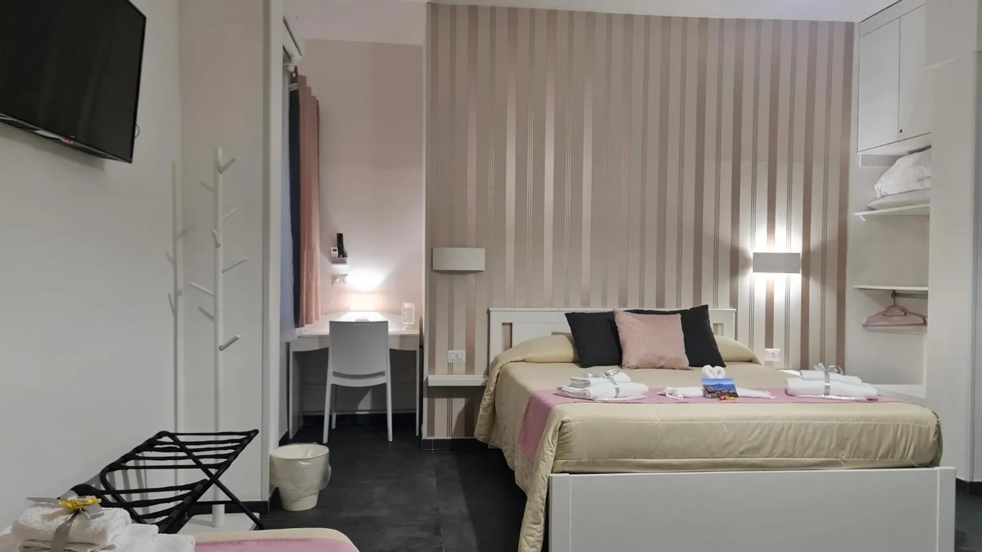 Gaisa Naples - Bed And Breakfast Włochy